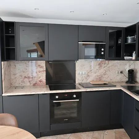 La Petite Maison Du Chateau Apartment *